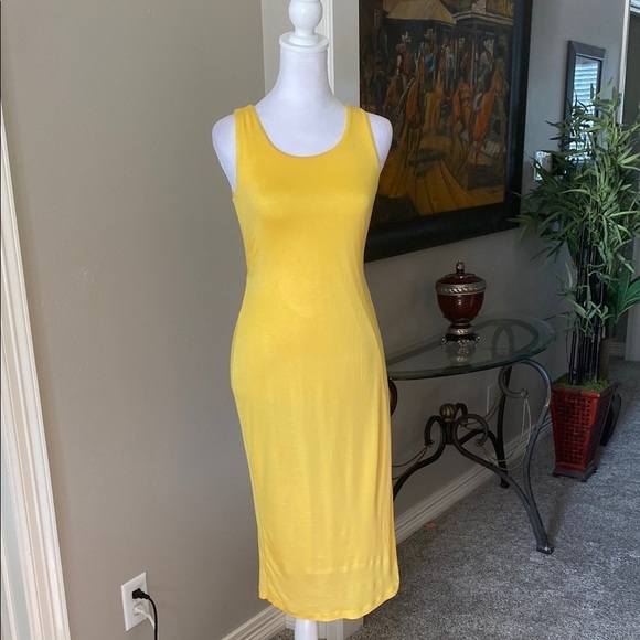 VENUS Yellow Sheath Casual Sleeveless Stretch Scoop Neck Mini Dress size S - Picture 2 of 9